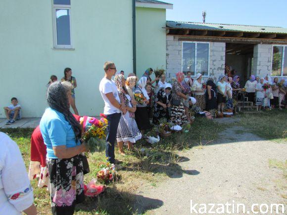 Святили квіти, мак, мед і воду у Козятинському храмі Серафима Саровського, фото №10 на сайті 20minut.ua