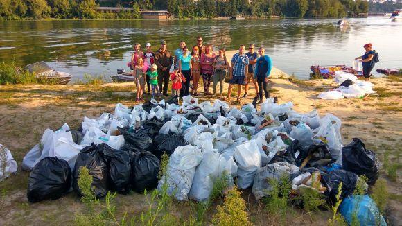 Новини Вінниці - фото з Не словом, а ділом: влаштували акцію і очистили Південний Буг на 114 мішків сміття Не словом, а ділом: влаштували акцію і очистили Південний Буг на 114 мішків сміття, фото №7 на сайті 20minut.ua