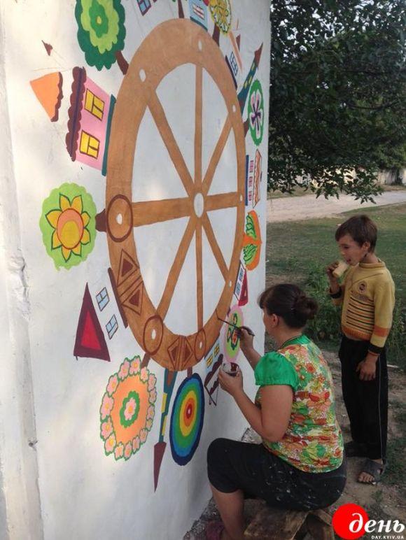 На Вінниччині розмальовують в українському стилі сільські зупинки, фото №2 на сайті 20minut.ua