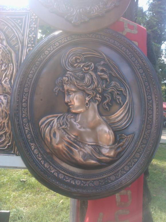 Новини Хмельницького - фото з Шопінг на "блошиному" ринку Хмельницького: кремнієві сокири, німецький посуд і фарфорові статуетки Шопінг на "блошиному" ринку Хмельницького: кремнієві сокири, німецький посуд і фарфорові статуетки, фото №21 на сайті vsim.ua