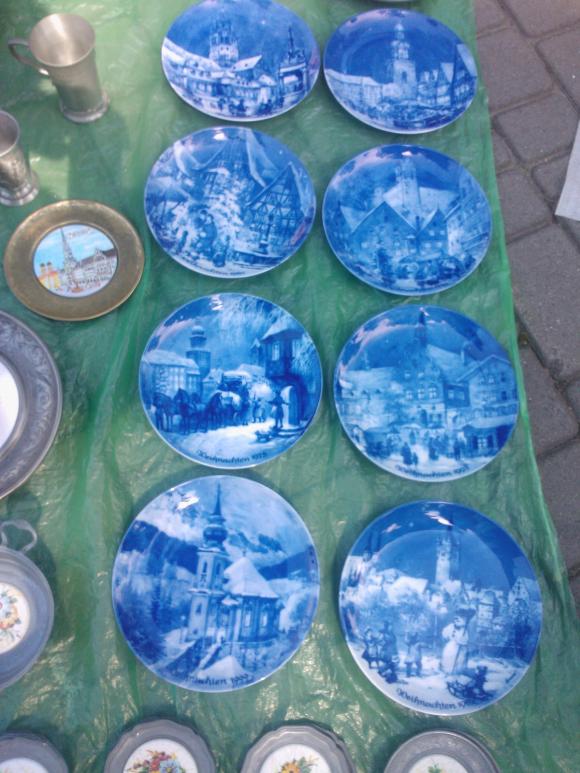 Новини Хмельницького - фото з Шопінг на "блошиному" ринку Хмельницького: кремнієві сокири, німецький посуд і фарфорові статуетки Шопінг на "блошиному" ринку Хмельницького: кремнієві сокири, німецький посуд і фарфорові статуетки, фото №14 на сайті vsim.ua