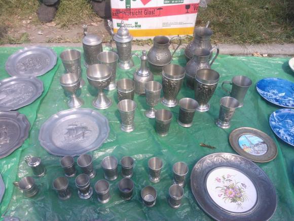 Новини Хмельницького - фото з Шопінг на "блошиному" ринку Хмельницького: кремнієві сокири, німецький посуд і фарфорові статуетки Шопінг на "блошиному" ринку Хмельницького: кремнієві сокири, німецький посуд і фарфорові статуетки, фото №12 на сайті vsim.ua