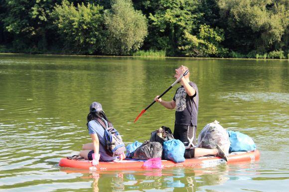 Новини Вінниці - фото з Не словом, а ділом: влаштували акцію і очистили Південний Буг на 114 мішків сміття Не словом, а ділом: влаштували акцію і очистили Південний Буг на 114 мішків сміття, фото №16 на сайті 20minut.ua