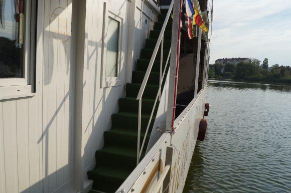 Новини Вінниці - фото з Кому належить вінницький корабель «Princess Victoria» і що в нього на борту Кому належить вінницький корабель «Princess Victoria» і що в нього на борту, фото №6 на сайті 20minut.ua