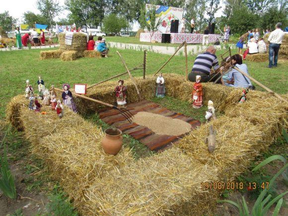 Подих однієї родини серед 68-ти тисяч козятинчан /Ляльки Олени Беззубенко, фото №4 на сайті 20minut.ua