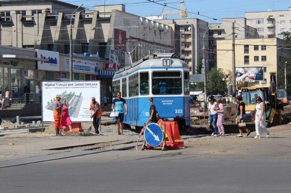 «Оксамитовий шлях» та котловани. Як зараз виглядає Замостянська, фото №1 на сайті 20minut.ua