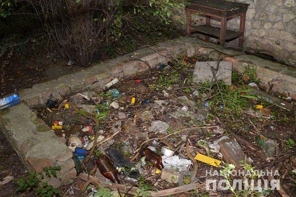 На "Дружбі" діти у смітті знайшли фрагменти людського скелета, фото №1 на сайті 20minut.ua