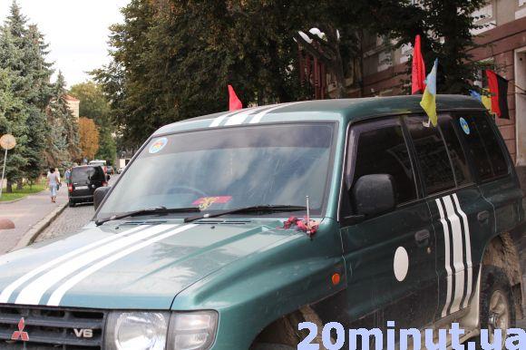 “Віра в прапор давала силу в найтяжчі години”,  -  тернополянин показав прапори з війни на Сході, фото №4 на сайті 20minut.ua