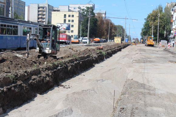 «Оксамитовий шлях» та котловани. Як зараз виглядає Замостянська, фото №10 на сайті 20minut.ua