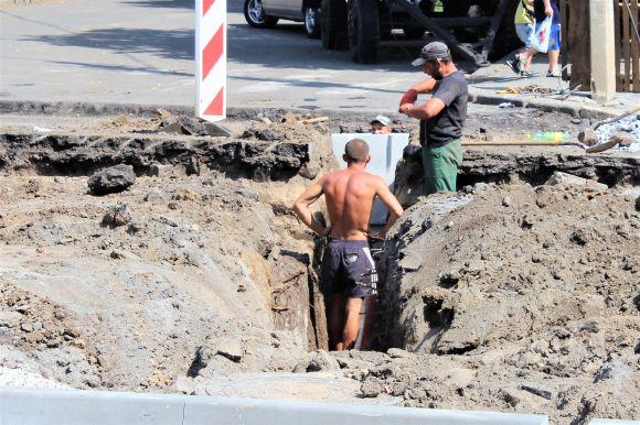 «Оксамитовий шлях» та котловани. Як зараз виглядає Замостянська, фото №7 на сайті 20minut.ua