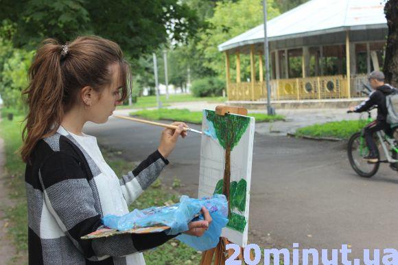 Новини Тернополя - фото з Юні художники малювали просто неба Тернопільський замок і Надставну церкву Юні художники малювали просто неба Тернопільський замок і Надставну церкву, фото №5 на сайті 20minut.ua