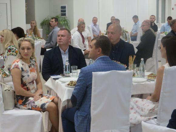 Новини Хмельницького - фото з З бутербродами і без довгих промов: що відбувалось на молитовному сніданку у Хмельницькому З бутербродами і без довгих промов: що відбувалось на молитовному сніданку у Хмельницькому, фото №8 на сайті vsim.ua