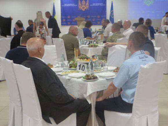 Новини Хмельницького - фото з З бутербродами і без довгих промов: що відбувалось на молитовному сніданку у Хмельницькому З бутербродами і без довгих промов: що відбувалось на молитовному сніданку у Хмельницькому, фото №1 на сайті vsim.ua
