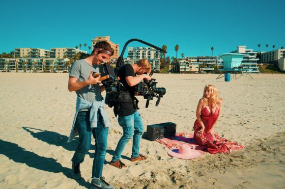 Новини Тернополя - фото з Тернополянин зняв кліп на пісню Ірини Білик про ЛГБТ-спільноту Тернополянин зняв кліп на пісню Ірини Білик про ЛГБТ-спільноту, фото №2 на сайті 20minut.ua