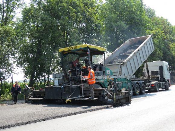 У 88 мільйонів гривень обійшовся ремонт 4 кілометрів  дороги біля Дунаївців. Що там зробили?, фото №1 на сайті vsim.ua