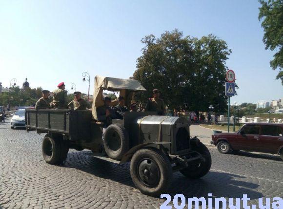 Новини Кам'янця-Подільського - фото з У Кам’янці відтворили бій 1919 року: місто знову стало столицею УНР (ФОТО) У Кам’янці відтворили бій 1919 року: місто знову стало столицею УНР (ФОТО), фото №9 на сайті 20minut.ua