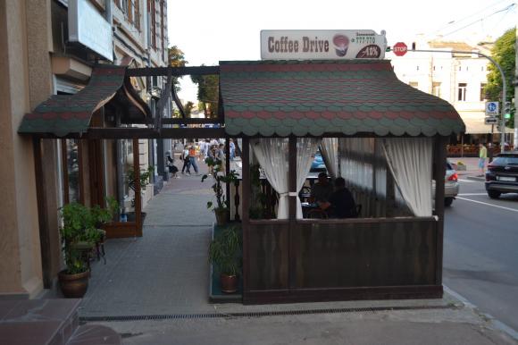 Новини Хмельницького - фото з Про доступність, прозорість і стилістику. Інспектуємо літні майданчики у центрі Хмельницького Про доступність, прозорість і стилістику. Інспектуємо літні майданчики у центрі Хмельницького, фото №21 на сайті vsim.ua