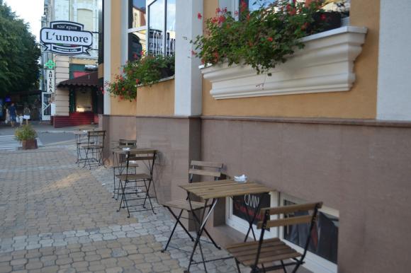 Новини Хмельницького - фото з Про доступність, прозорість і стилістику. Інспектуємо літні майданчики у центрі Хмельницького Про доступність, прозорість і стилістику. Інспектуємо літні майданчики у центрі Хмельницького, фото №8 на сайті vsim.ua