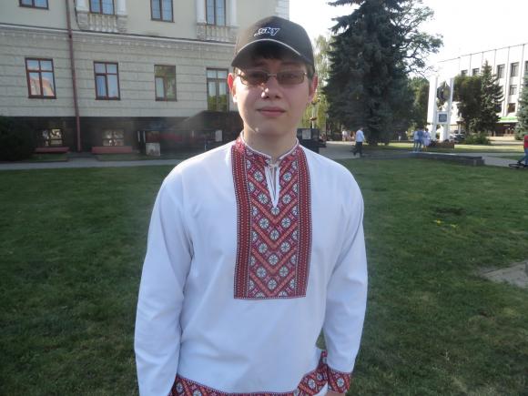 Новини Хмельницького - фото з Хмельничани вийшли на парад вишиванок. Які сорочки одягнули? Хмельничани вийшли на парад вишиванок. Які сорочки одягнули?, фото №5 на сайті vsim.ua