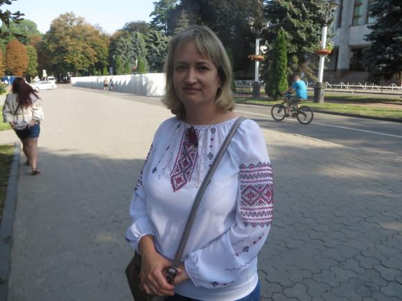 Новини Хмельницького - фото з Хмельничани вийшли на парад вишиванок. Які сорочки одягнули? Хмельничани вийшли на парад вишиванок. Які сорочки одягнули?, фото №1 на сайті vsim.ua