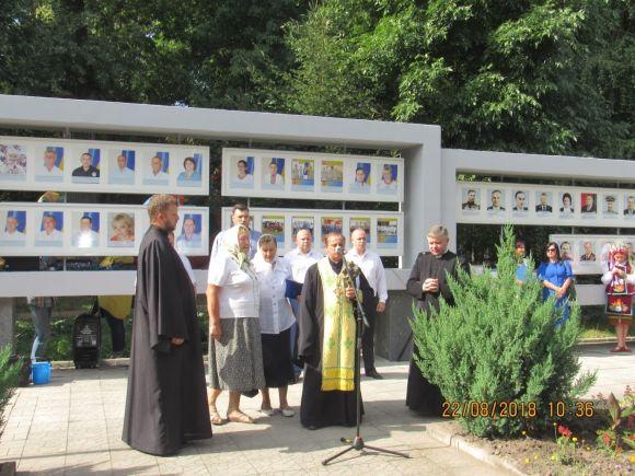Новини Козятина - фото з Фото-відео-репортаж вшанування полеглих в боях за Україну Фото-відео-репортаж вшанування полеглих в боях за Україну, фото №13 на сайті 20minut.ua