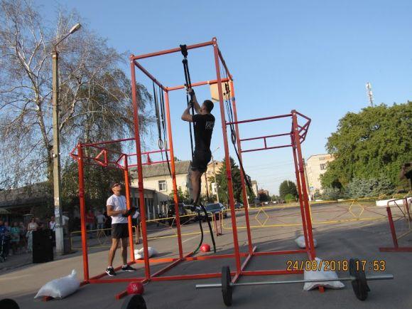 Спортивне видо́вище —а для глядачів  розважальний захід  на вулиці Козятина, фото №5 на сайті 20minut.ua