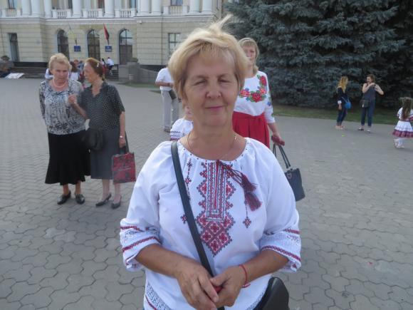 Новини Хмельницького - фото з Хмельничани вийшли на парад вишиванок. Які сорочки одягнули? Хмельничани вийшли на парад вишиванок. Які сорочки одягнули?, фото №4 на сайті vsim.ua