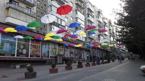 Новини Тернополя - фото з Фото дня: у Тернополі з'явилось  Фото дня: у Тернополі з'явилось