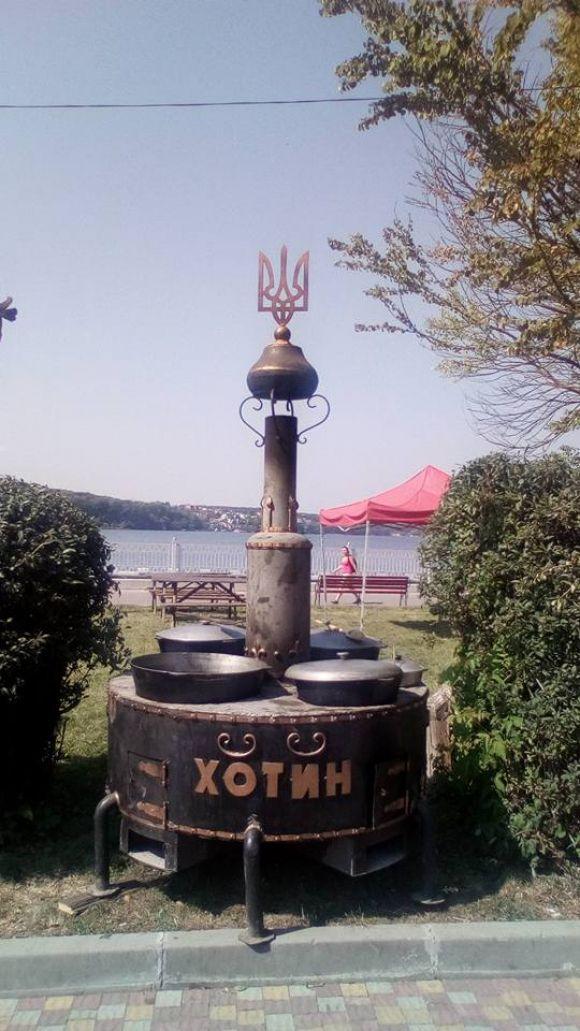 Новини Тернополя - фото з Фото дня: у парку Шевченка готують банош та бограч, щоб зібрати гроші бійцям Фото дня: у парку Шевченка готують банош та бограч, щоб зібрати гроші бійцям, фото №2 на сайті 20minut.ua