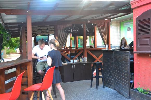 Новини Хмельницького - фото з Про доступність, прозорість і стилістику. Інспектуємо літні майданчики у центрі Хмельницького Про доступність, прозорість і стилістику. Інспектуємо літні майданчики у центрі Хмельницького, фото №19 на сайті vsim.ua