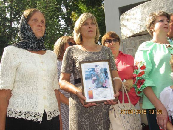 Новини Козятина - фото з Фото-відео-репортаж вшанування полеглих в боях за Україну Фото-відео-репортаж вшанування полеглих в боях за Україну, фото №8 на сайті 20minut.ua