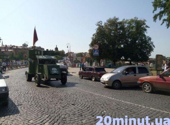 Новини Кам'янця-Подільського - фото з У Кам’янці відтворили бій 1919 року: місто знову стало столицею УНР (ФОТО) У Кам’янці відтворили бій 1919 року: місто знову стало столицею УНР (ФОТО), фото №6 на сайті 20minut.ua
