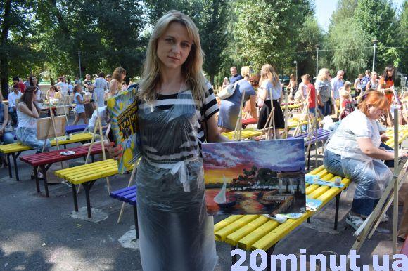 Новини Тернополя - фото з 111 художників-аматорів одночасно намалювали вітрильник на Ставі і встановили рекорд 111 художників-аматорів одночасно намалювали вітрильник на Ставі і встановили рекорд, фото №2 на сайті 20minut.ua