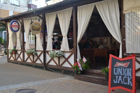 Новини Хмельницького - фото з Про доступність, прозорість і стилістику. Інспектуємо літні майданчики у центрі Хмельницького Про доступність, прозорість і стилістику. Інспектуємо літні майданчики у центрі Хмельницького, фото №7 на сайті vsim.ua