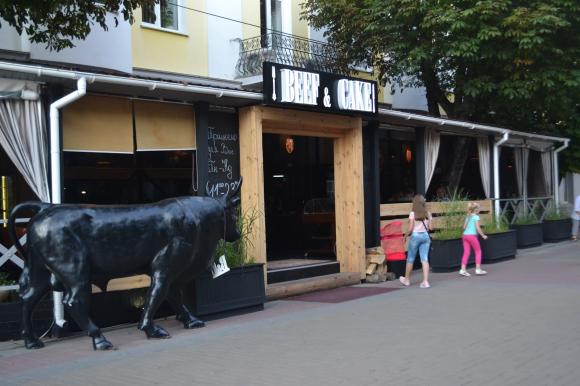 Новини Хмельницького - фото з Про доступність, прозорість і стилістику. Інспектуємо літні майданчики у центрі Хмельницького Про доступність, прозорість і стилістику. Інспектуємо літні майданчики у центрі Хмельницького, фото №15 на сайті vsim.ua