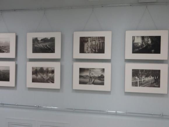 Новини Хмельницького - фото з Про побут селян біля кордону. У Хмельницькому відкрилася виставка київського фотографа Про побут селян біля кордону. У Хмельницькому відкрилася виставка київського фотографа, фото №1 на сайті vsim.ua