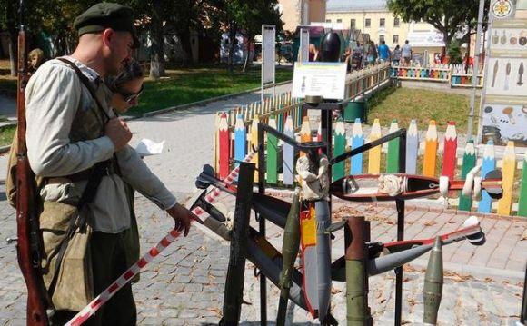 У Кам’янці до Дня незалежності військовослужбовці сучасне спорядження саперів, фото №2 на сайті 20minut.ua