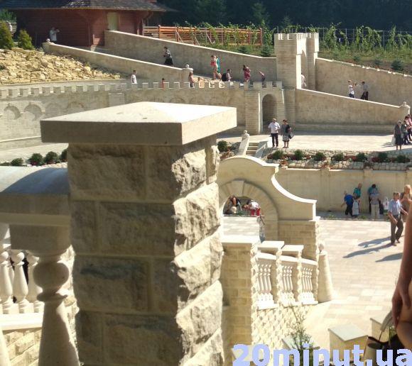 Новини Тернополя - фото з В стіні Українського Єрусалиму вмонтована часточка Гробу Господнього з Ізраїля В стіні Українського Єрусалиму вмонтована часточка Гробу Господнього з Ізраїля, фото №1 на сайті 20minut.ua