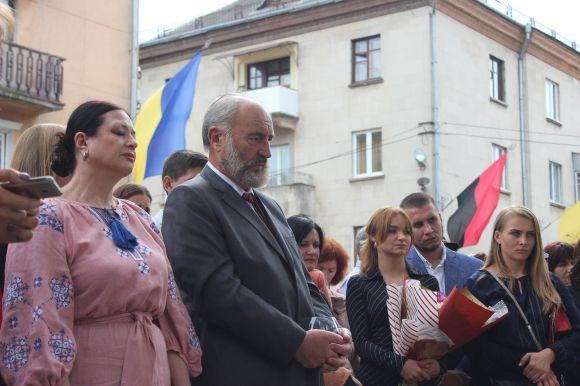 Новини Тернополя - фото з Алея Зірок в Тернополі замерехтіла новими іменами На Алеї Зірок в Тернополі чотири нових зірки, фото №4 на сайті 20minut.ua