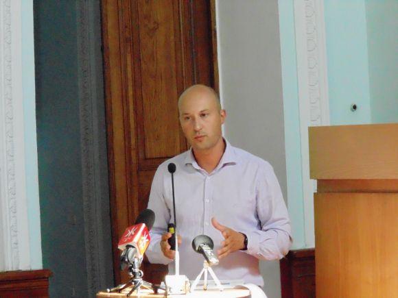 Брудна, проте недешева вода з кранів: директор водоканалу відзвітував за 2 роки роботи на посаді, фото №1 на сайті 20minut.ua