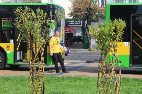 Новини Вінниці - фото з Нацрекорд! Стронгмен Грачов протягнув два 11-тонні автобуси Нацрекорд! Стронгмен Грачов протягнув два 11-тонні автобуси, фото №2 на сайті 20minut.ua