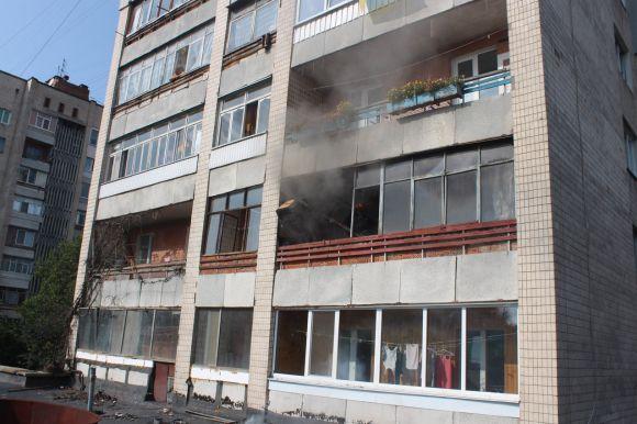 Новини Хмельницького - фото з На Проскурівській горів балкон у багатоповерхівці На Проскурівській горів балкон у багатоповерхівці, фото №1 на сайті vsim.ua