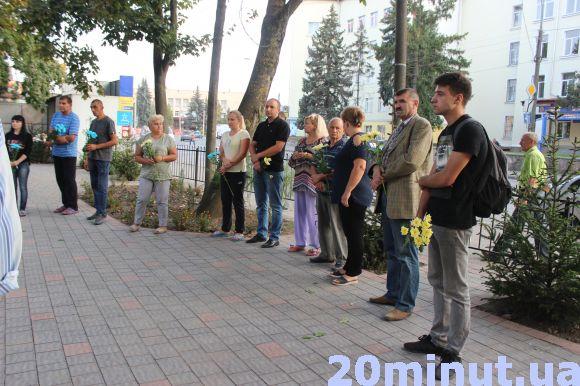 У сквері пам’яті бійців АТО на Львівській молилися за Зіновія Флекея, фото №1 на сайті 20minut.ua