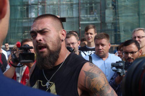 Новини Вінниці - фото з Нацрекорд! Стронгмен Грачов протягнув два 11-тонні автобуси Нацрекорд! Стронгмен Грачов протягнув два 11-тонні автобуси, фото №6 на сайті 20minut.ua