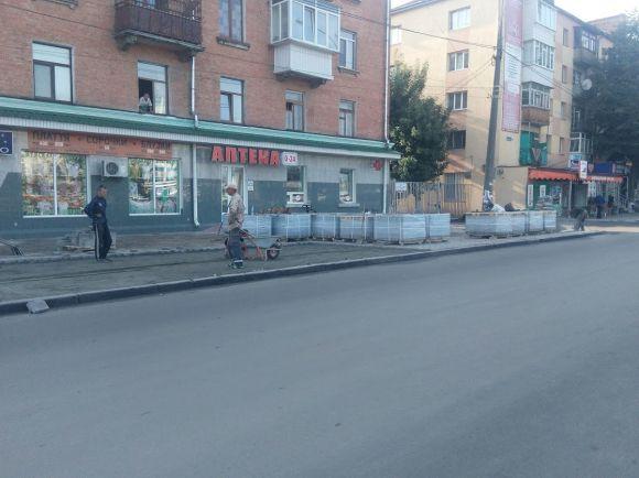 Новини Хмельницького - фото з Ремонт привокзальної площі: поки одне роблять, інше руйнується Ремонт привокзальної площі: поки одне роблять, інше руйнується, фото №4 на сайті vsim.ua