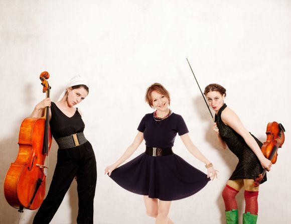 Новини Вінниці - фото з Музика Альп з ноткою України! Шалену суміш сучасного джазу везе у Вінницю австрійське тріо Kusimanten Музика Альп з ноткою України! Шалену суміш сучасного джазу везе у Вінницю австрійське тріо Kusimanten, фото №6 на сайті 20minut.ua