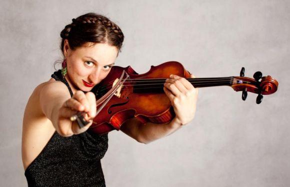 Новини Вінниці - фото з Музика Альп з ноткою України! Шалену суміш сучасного джазу везе у Вінницю австрійське тріо Kusimanten Музика Альп з ноткою України! Шалену суміш сучасного джазу везе у Вінницю австрійське тріо Kusimanten, фото №3 на сайті 20minut.ua