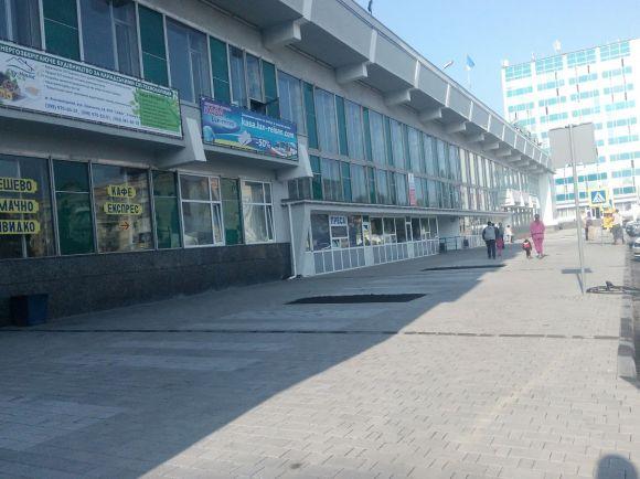 Ремонт привокзальної площі: поки одне роблять, інше руйнується, фото №1 на сайті vsim.ua