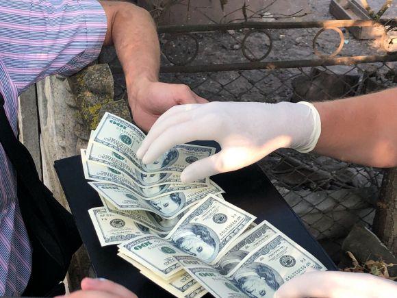 Новини Хмельницького - фото з На Хмельниччині затримали підполковника, який за гроші “відмазував” призовника від армії На Хмельниччині затримали підполковника, який за гроші “відмазував” призовника від армії, фото №1 на сайті vsim.ua