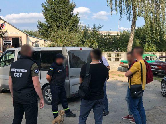 Новини Хмельницького - фото з На Хмельниччині затримали підполковника, який за гроші “відмазував” призовника від армії На Хмельниччині затримали підполковника, який за гроші “відмазував” призовника від армії, фото №3 на сайті vsim.ua